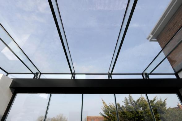 مزایای استفاده از سقف های شیشه ای